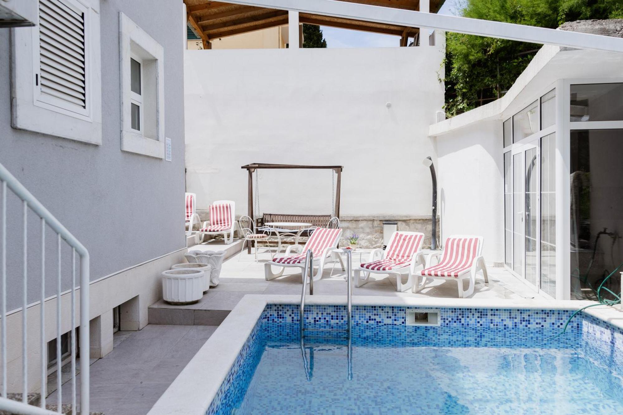 Villaer Vibe With Pool